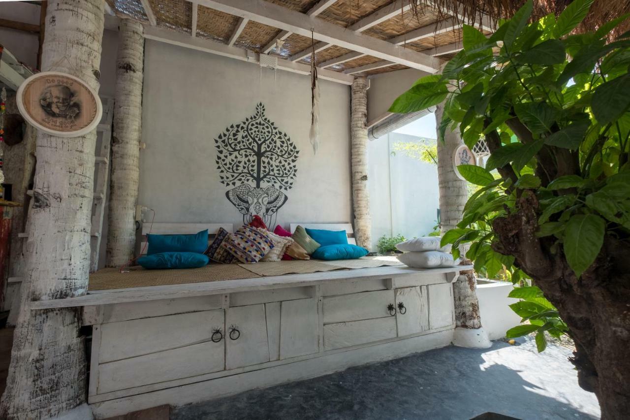 The Bodhi Tree Karimunjawa Vandrarhem Exteriör bild