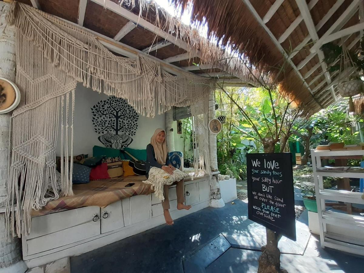 The Bodhi Tree Karimunjawa Vandrarhem Exteriör bild